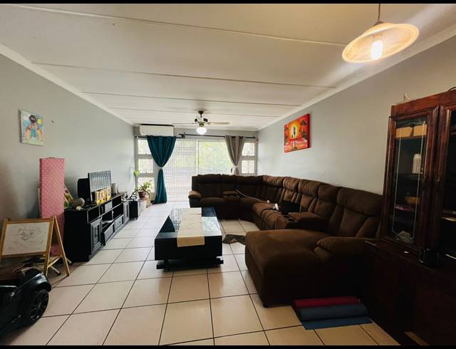 2 BEDROOM TOWNHOUSE FOR SALE IN CATO MANOR